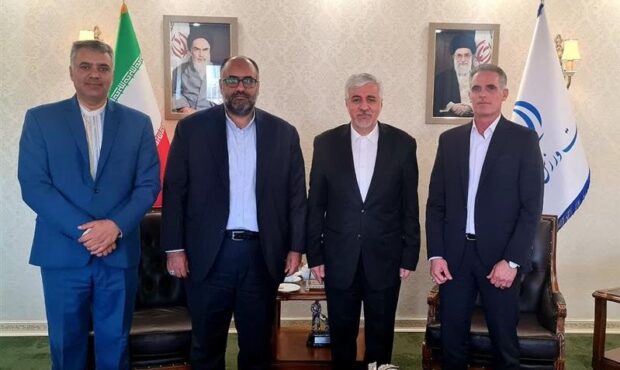 جذب استعدادها و نخبگان ورزش بافق با افتتاح دهکده ورزشی/ تقدیر وزیر ورزش از فعالیتهای گسترده ورزشی در سنگ آهن مرکزی ایران