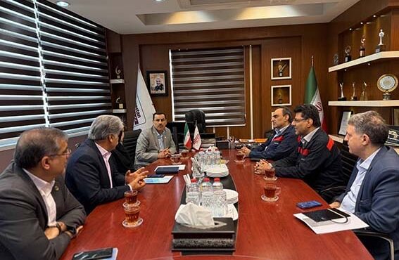 دیدار مدیرعامل فولاد اکسین با سرپرست بانک تجارت خوزستان؛ آغاز فصل جدید تعاملات مالی