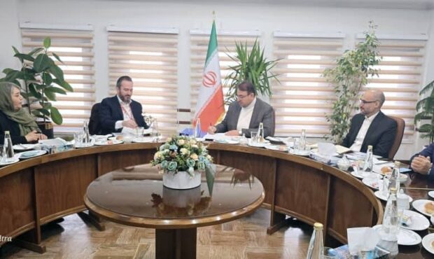 هدفگذاری رشد بیش از 8 درصدی اقتصاد؛ گشایش دروازهای اقتصاد ایران روی سرمایهگذاران هدفگذاری رشد بیش از 8 درصدی اقتصاد؛ گشایش دروازهای اقتصاد ایران روی سرمایهگذاران