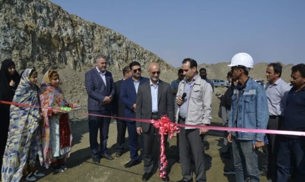 آغاز عملیات برداشت ماده معدنی از معدن تیتانیوم کهنوج