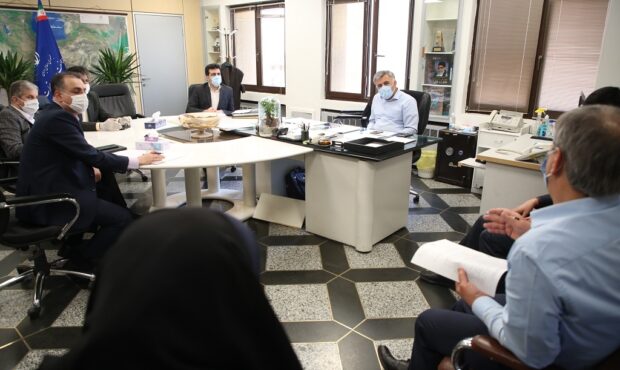 نشست هم اندیشی با انجمن تولیدکنندگان و صادرکنندگان مولیبدن ایران برگزار شد