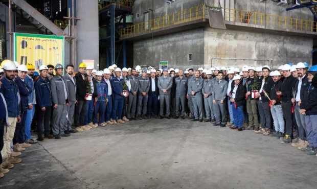 دیدار نوروزی مدیرعامل شرکت توسعه آهن و فولاد گل‌گهر با کارکنان و پرسنل خطوط تولید