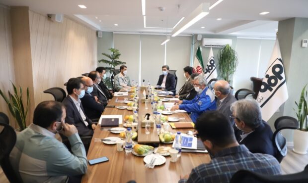 ایران‌خودرو و فولاد مبارکه دو بازوی استراتژیک برای توسعه اقتصادی کشور