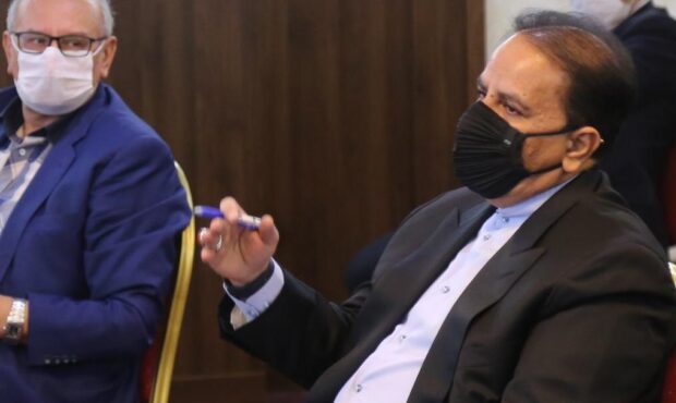 رئیس گروه مالی گردشگری :حمایت از سهامداران حقیقی و خرد سرلوحه برنامه های بانک گردشگری باشد