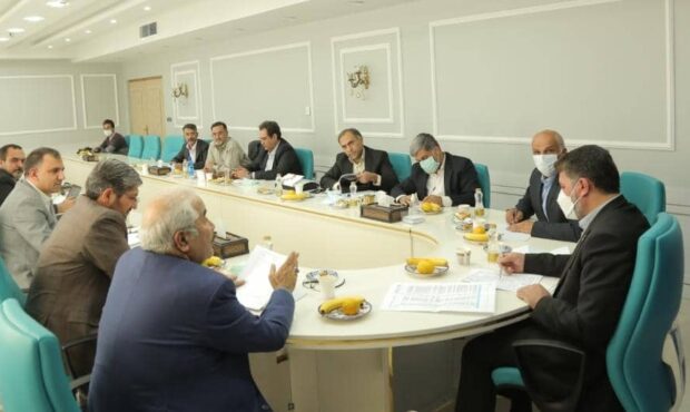 نشست رفع موانع توسعه چادرملو با حضور استاندار یزد