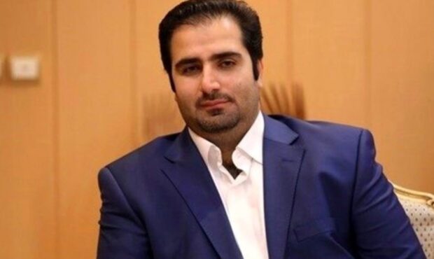 دریافت لوح تقدیر بنگاه‌های برتر تولیدی توسط مجتمع فولاد خراسان