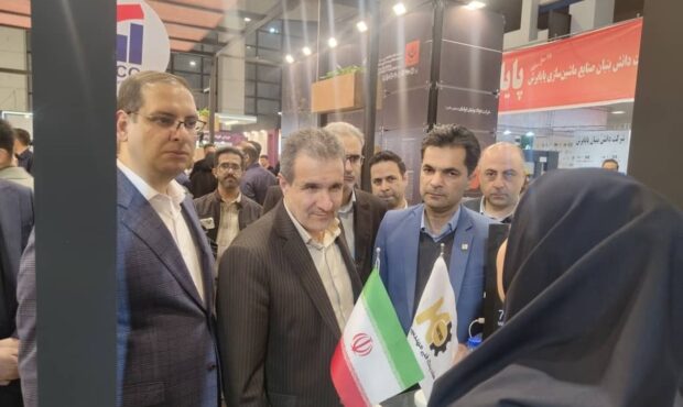 بازدید مدیرعامل سازمان صنایع کوچک و شهرک‌های صنعتی از نمایشگاه زنجیره فولاد، مس و انرژی کرمان