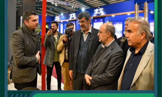 بازدید استاندار یزد و معاون وزیر صمت از غرفه ارفع: بررسی پروژه‌های توسعه‌ای