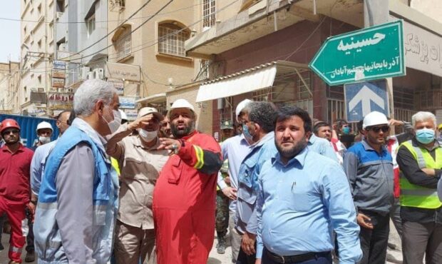 فولاد خوزستان پا به پای امدادگران در آواربرداری و کمک‌رسانی