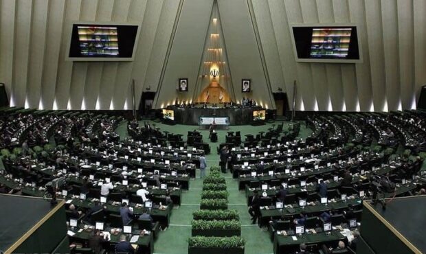 قدردانی ۱۰۰ نماینده از رهبر انقلاب برای حمایت از صنعت لوازمخانگی قدردانی ۱۰۰ نماینده از رهبر انقلاب برای حمایت از صنعت لوازمخانگی