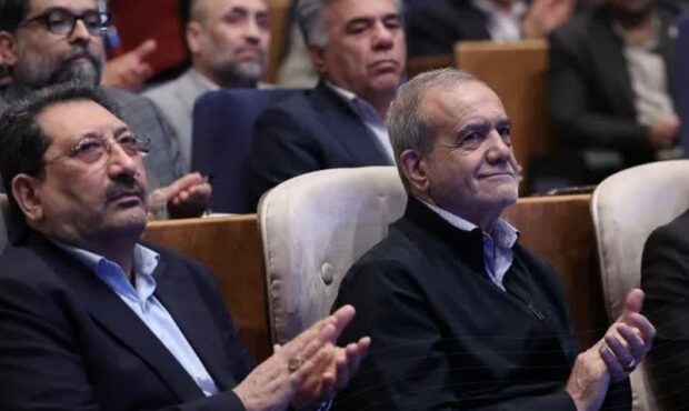 قدردانی رئیسجمهور از دستاندرکاران پروژه فولادسازی سفیددشت گروه فولاد مبارکه قدردانی رئیسجمهور از دستاندرکاران پروژه فولادسازی سفیددشت گروه فولاد مبارکه